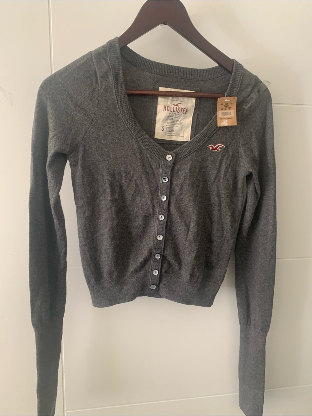 2/$20 Hollister Women’s Gray Button-Front Cardigan Sweater A15